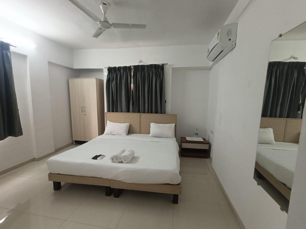 Service Apartments, Baner, Pune Eksteriør bilde